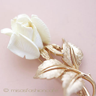 （画像用） 象牙 アイボリー ローズ ブローチ