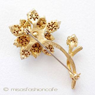 （画像用） BSK お花ブローチ