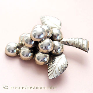 （画像用） スターリングシルバー 銀製　葡萄　ブローチ