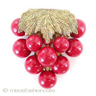 （画像用） 赤い葡萄　ブローチ