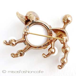 （画像用） Ｔｒｉｆａｒｉ　 トリファリ プードルブローチ　1952年