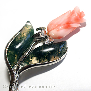 （画像用） 珊瑚のローズ　ブローチ