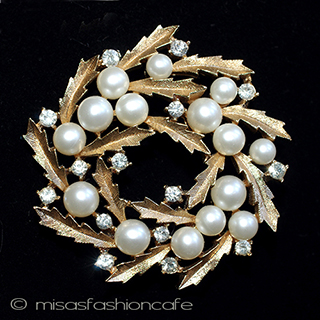 （画像用） Ｔｒｉｆａｒｉ　 トリファリ ヒイラギリース　ブローチ