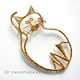 （画像用） 大きな猫ねこ　ブローチ