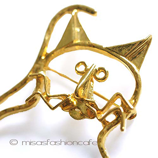 （画像用） 大きな猫ねこ　ブローチ