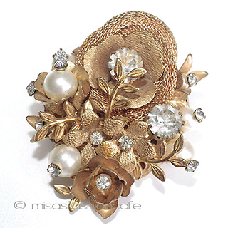 （画像用） お花ブーケ　ブローチ