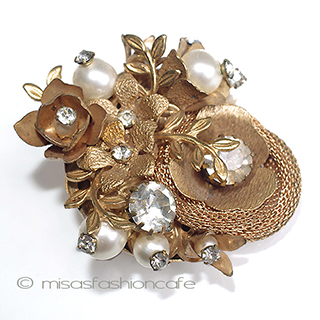 （画像用） お花ブーケ　ブローチ