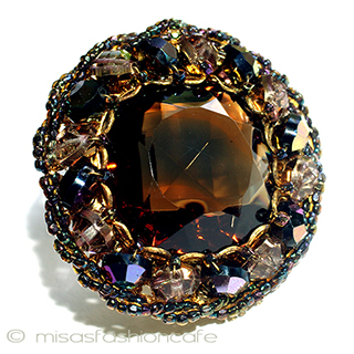 （画像用） クリスタルガラス・ブローチ