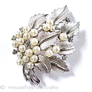 （画像用） Trifari　 トリファリ パール花銀葉ブーケ