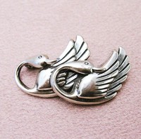 （画像用） スターリングシルバー 2羽の白鳥ブローチ