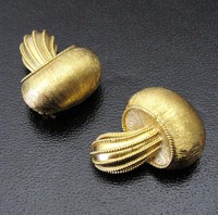 (image for) Antique & Vintage