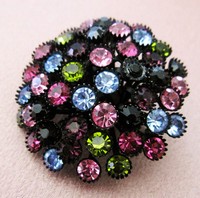 （画像用） マルチカラー　ブローチ