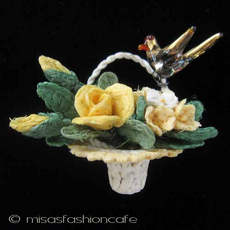 （画像用） Made in FRANCE 仏製 花かご＆鳥ブローチ