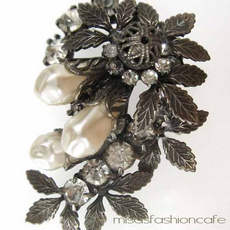 （画像用） パールRS お花ブローチ