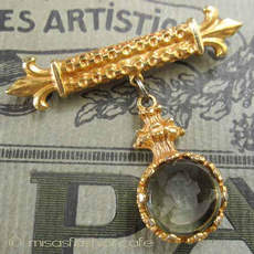 （画像用） ガラスカメオ　ブローチ