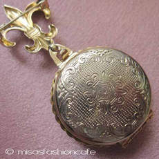 （画像用） Coro　すみれブローチ ４枚入り　ロケット