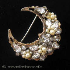 （画像用） Original By Robert お花三日月　ブローチ