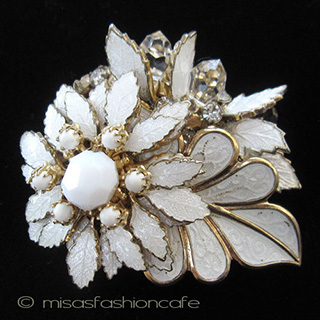 （画像用） Eugene 刻印ブローチ 　Haskellデザイナー