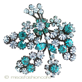 （画像用） オーストリア製ブローチ クリスタルの花　ブーケ