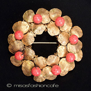 （画像用） ミリアムハスケル ブローチ スミレのお花リース