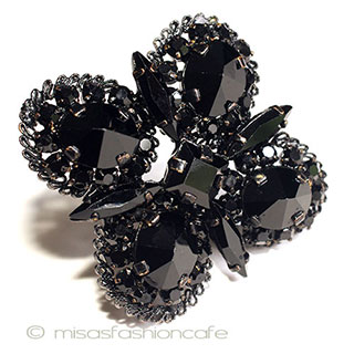 （画像用） Austria　オーストリア製 フレンチジェット　ブローチ