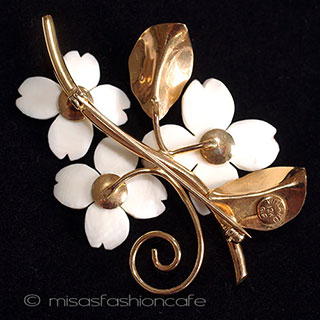 （画像用） 象牙アイボリー12Kgf ハナミズキ　ブローチ