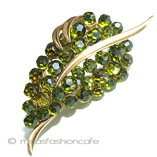 （画像用） Ｔｒｉｆａｒｉ　 トリファリ クリスタル　ブローチ