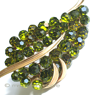 （画像用） Ｔｒｉｆａｒｉ　 トリファリ クリスタル　ブローチ