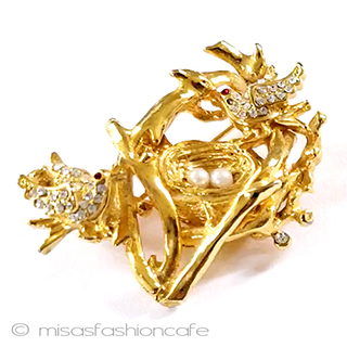 （画像用） ＲＳの鳥とパールの卵 揺ら揺ら動くブローチ