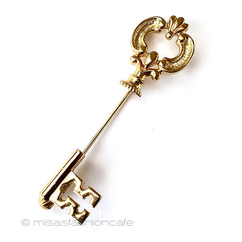（画像用） ビンテージジュエリー 鍵　キーブローチ
