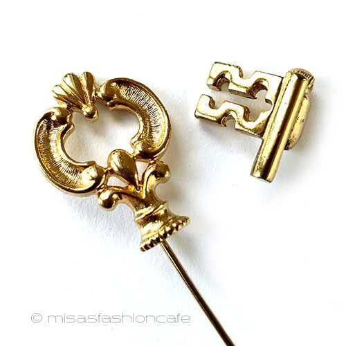 （画像用） ビンテージジュエリー 鍵　キーブローチ