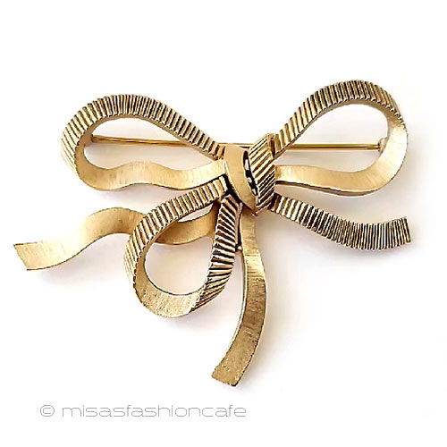 （画像用） Trifari　 トリファリ リボン　 ブローチ