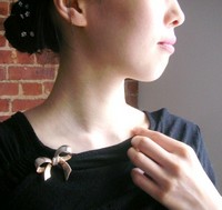 （画像用） シルバー銀製の おリボン ブローチ