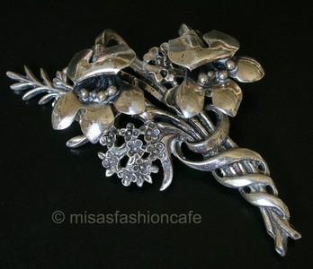 （画像用） スターリングシルバー お花ブーケ　ブローチ