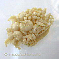 （画像用） フルーツバスケット ブローチ