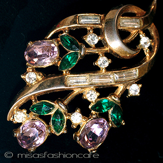 （画像用） Ｔｒｉｆａｒｉ　 トリファリ 1954年　お花ブローチ