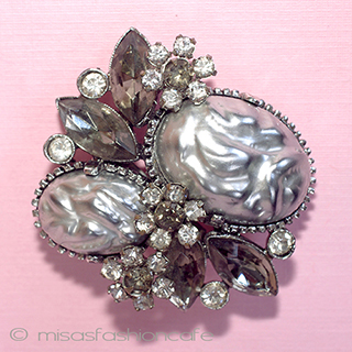 （画像用） バロックパール花ブローチ