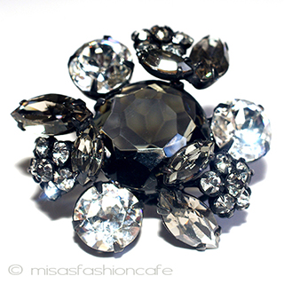 （画像用） Regency　リージェンシー クリスタルの花　ブローチ