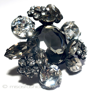 （画像用） Regency　リージェンシー クリスタルの花　ブローチ