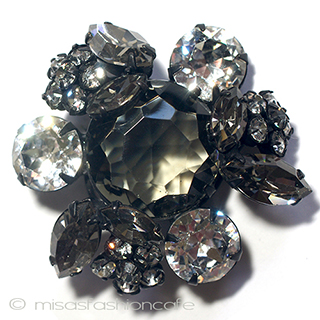 （画像用） Regency　リージェンシー クリスタルの花　ブローチ