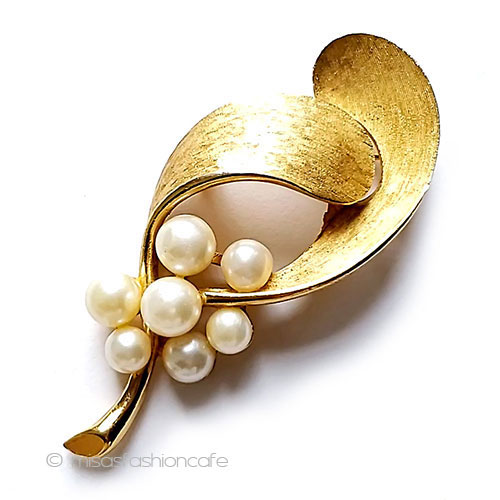 （画像用） Trifari　 トリファリ ヤドリギ金ブローチ