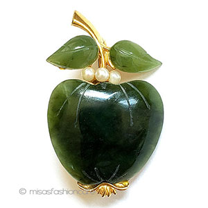 （画像用） パール・翡翠の林檎 ヴィンテージブローチ