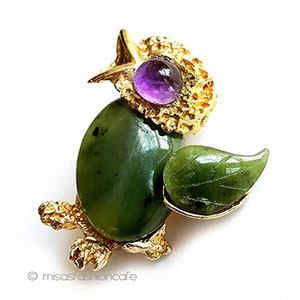 （画像用） SWOBODA　天然石の鳥 天然石ヒスイ・アメジスト