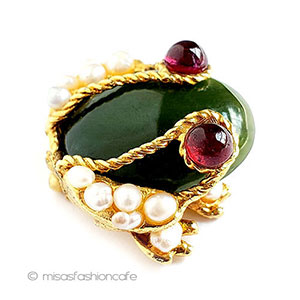 （画像用） SWOBODA　天然石の蛙 真珠ルビー翡翠のブローチ