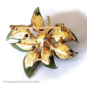 （画像用） 珊瑚と翡翠のローズ ヴィンテージブローチ