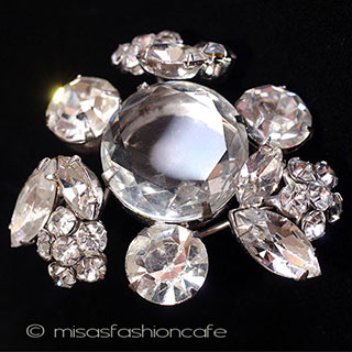 （画像用） Regency　リージェンシー クリスタルの花ブローチ