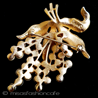 （画像用） Trifari　 トリファリ パールの花ブーケ