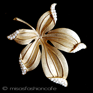 （画像用） Ｔｒｉｆａｒｉ　 トリファリ パールもみじ　ブローチ