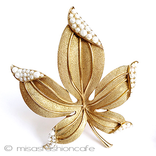（画像用） Ｔｒｉｆａｒｉ　 トリファリ パールもみじ　ブローチ