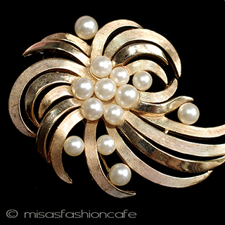 （画像用） Trifari　 トリファリ コサージュ　ブローチ